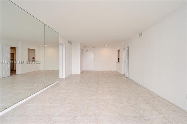 Building Photo - 5161 Collins Ave