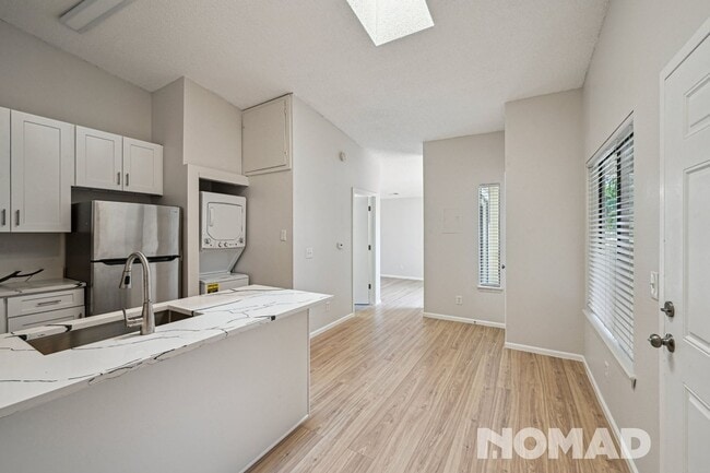 Building Photo - Charming 1BR Condo in Denver