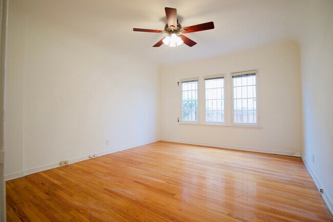 Building Photo - 1055 S Crescent Heights Blvd