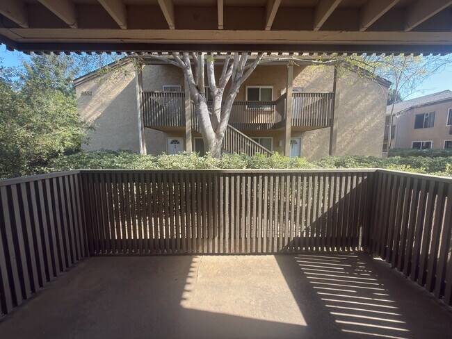 Building Photo - 8545 Villa La Jolla Dr