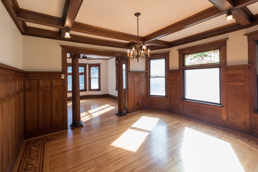 Building Photo - 3204 Park Ave