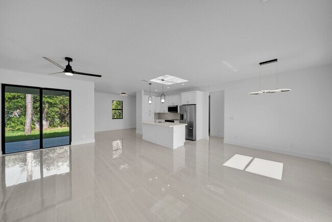 Building Photo - 73 Flamingo Blvd