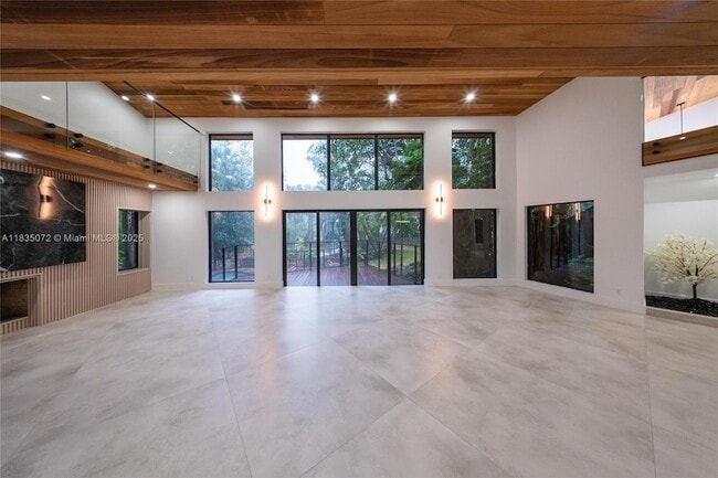 Building Photo - 6525 SW 133rd Dr