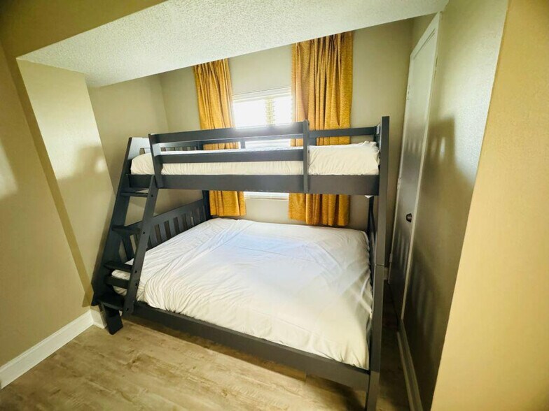 Building Photo - 1700 N Ocean Blvd