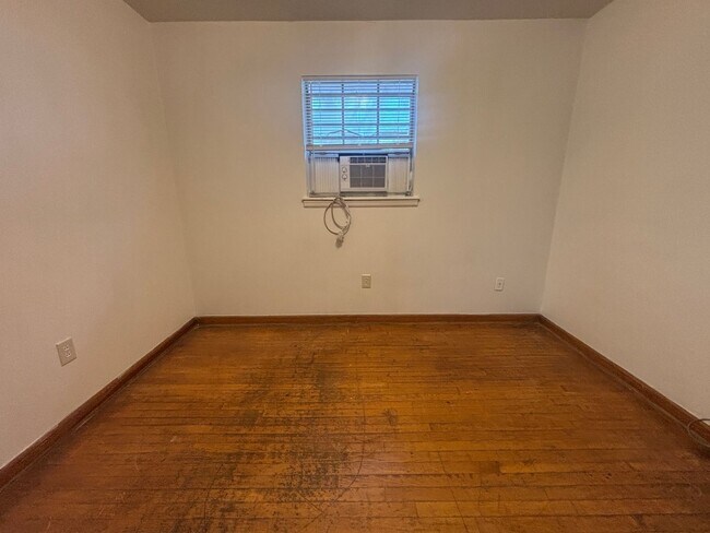 Building Photo - Idlewild Property