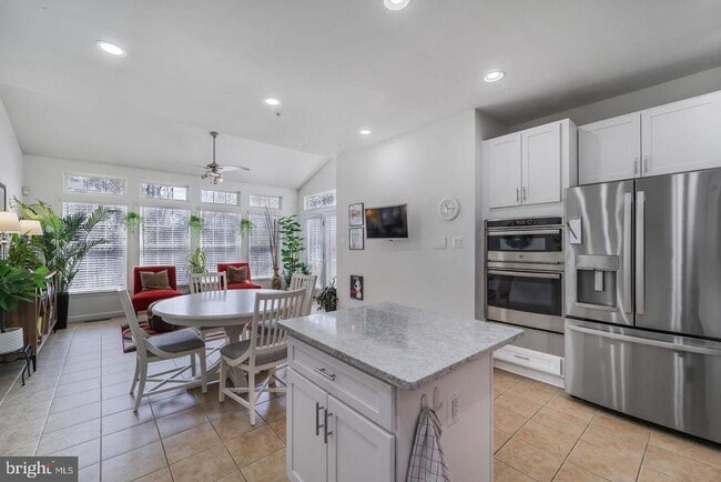 Building Photo - 2157 Vittoria Ct