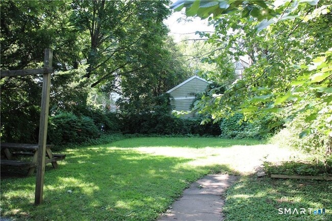 Building Photo - 34 Cottage St
