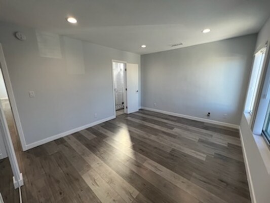 Building Photo - 10214 McClemont Ave