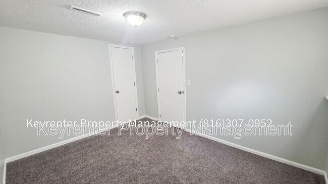 Building Photo - 5428 Ditzler Ave