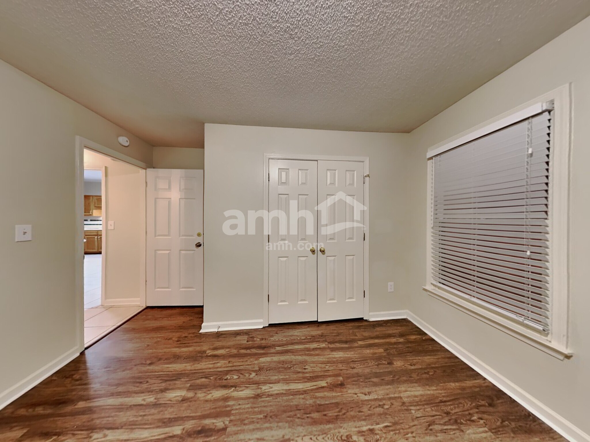 Building Photo - 2713 Country Glade Cv N