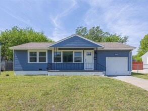 Building Photo - 2 Bed | 1 Bath in North Tulsa!