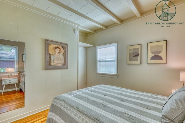 Building Photo - Charming Furnished Two Bedroom Cottage in Carmel-by-the-Sea