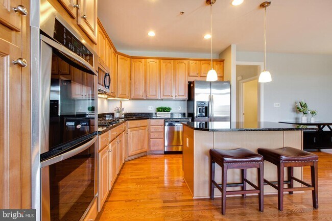 Building Photo - 2021 Crescent Moon Ct
