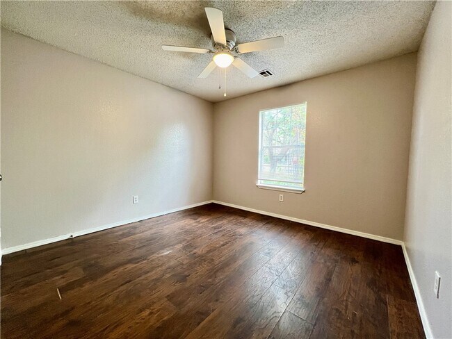 Building Photo - 4338 Chaparral Ln