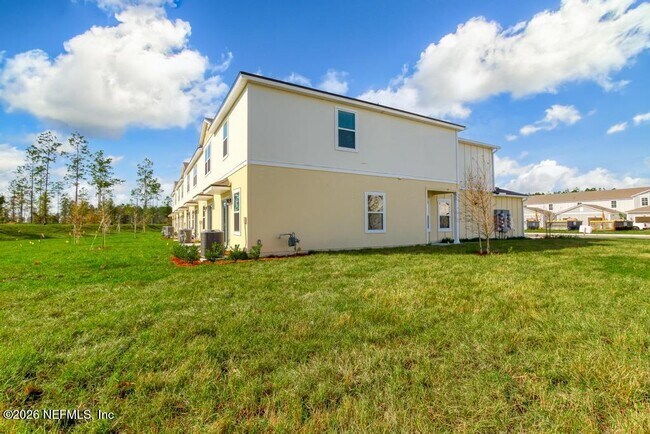 Building Photo - 21 Temple Dr