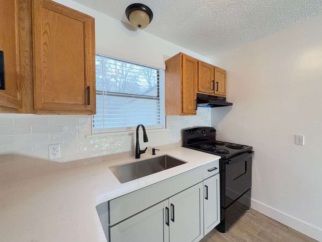 Building Photo - 531 N Betty Jo Dr