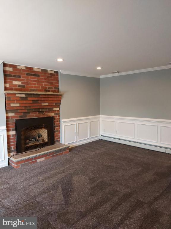 Building Photo - 13 Heatherwood Hill