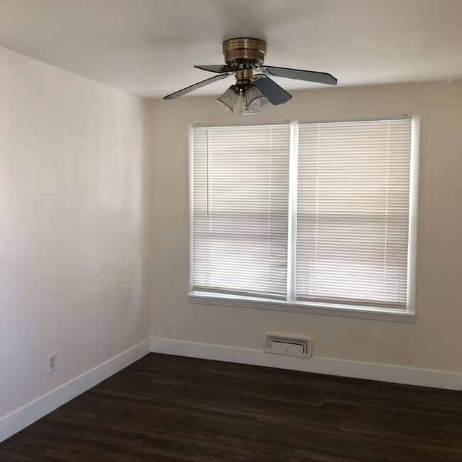 Building Photo - 1702 Dotsero Ave