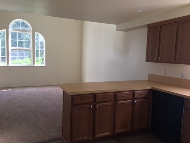 Building Photo - sax1823/1825