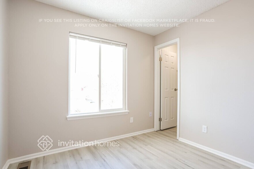 Building Photo - 4545 Davenport Way