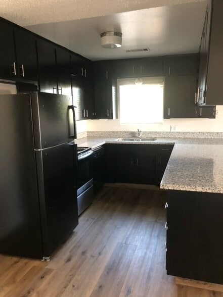 Primary Photo - 2706 S Sallee Ct