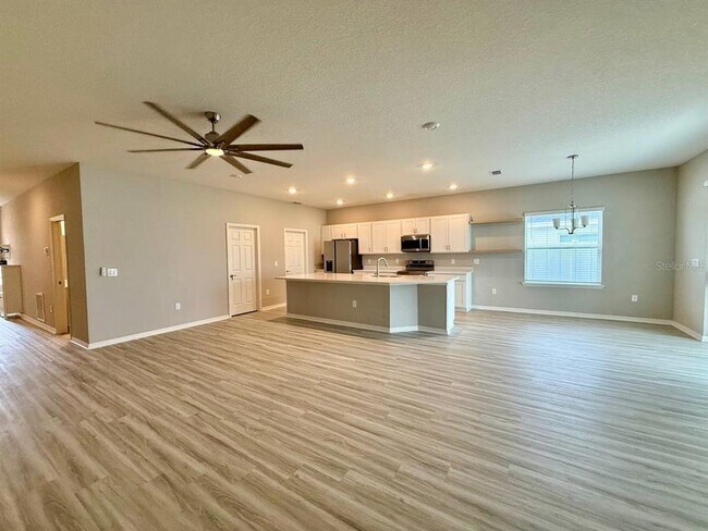 Building Photo - 35519 Bellington Blvd