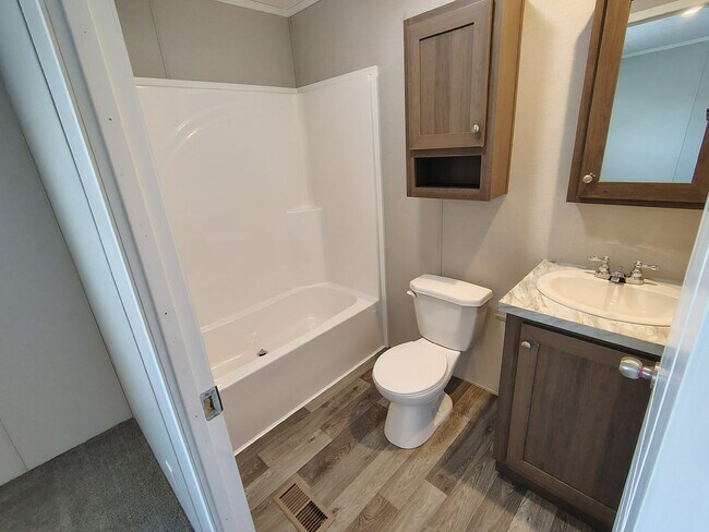 Building Photo - 5201 Chantelle Dr