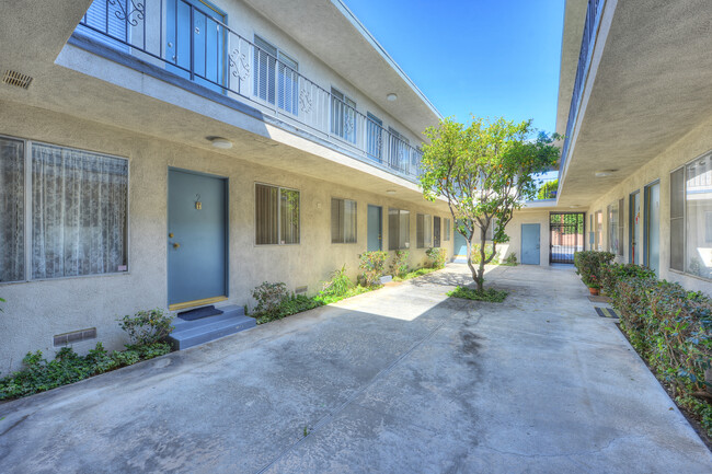 Building Photo - 12939 Bonaparte Ave