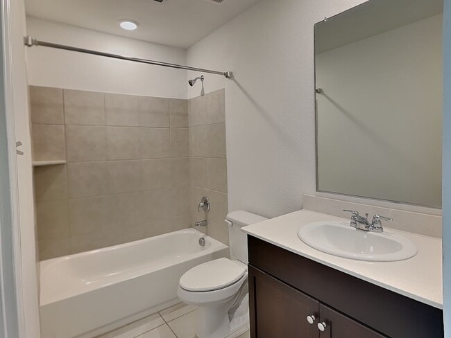 Building Photo - Modern Comfort Meets Prime Location – Single-Story Living at Its Best!