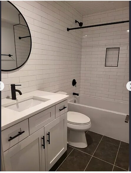 Building Photo - 511 W Barry Ave