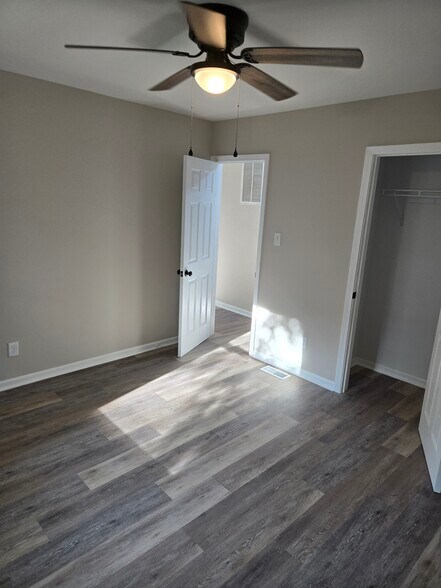 Building Photo - 809 S 15th St