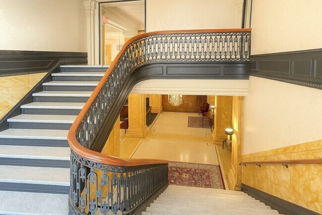 Building Photo - 140 Chestnut St