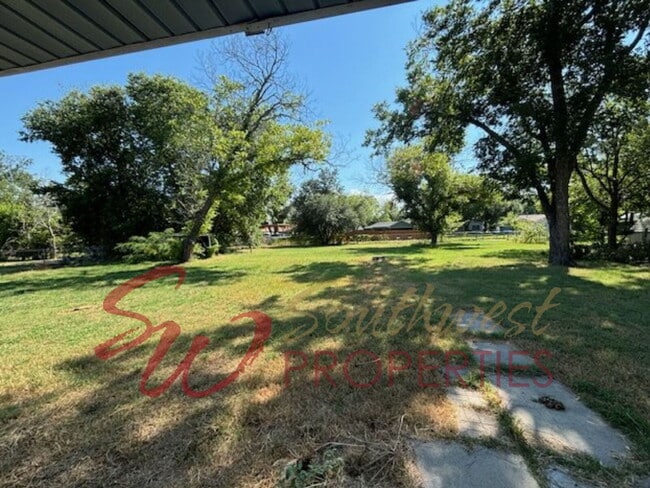 Building Photo - Spacious, bright updated 4 bedroom 3 bath close to campus!!