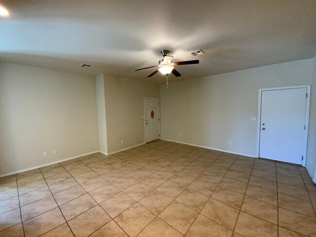Building Photo - 4 Bedroom Home Available in Juan Tabo Hills!