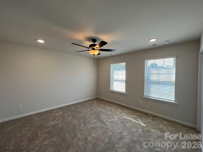 Building Photo - 208 Sagecroft Ln