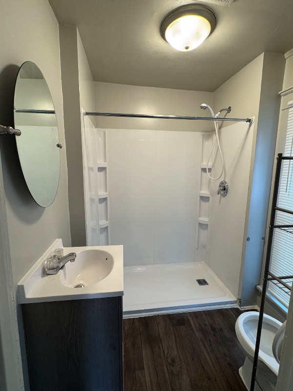 Building Photo - 119 S Elm Ave