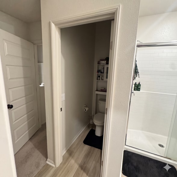 Building Photo - 211 N Vincent Ave