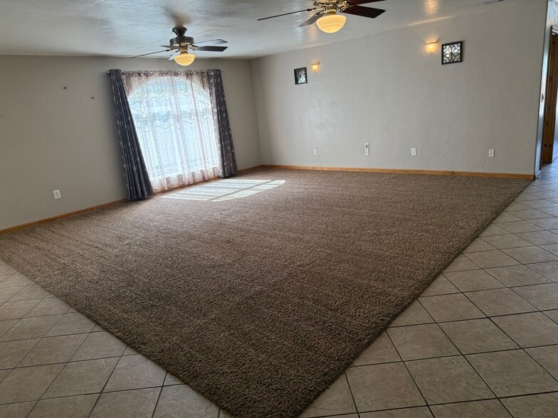 Building Photo - 1420 Pinyon Ave