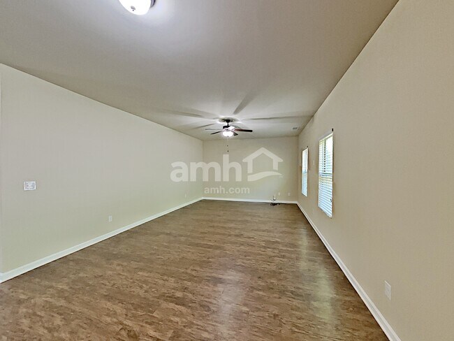 Building Photo - 3061 Avondale Blvd SE