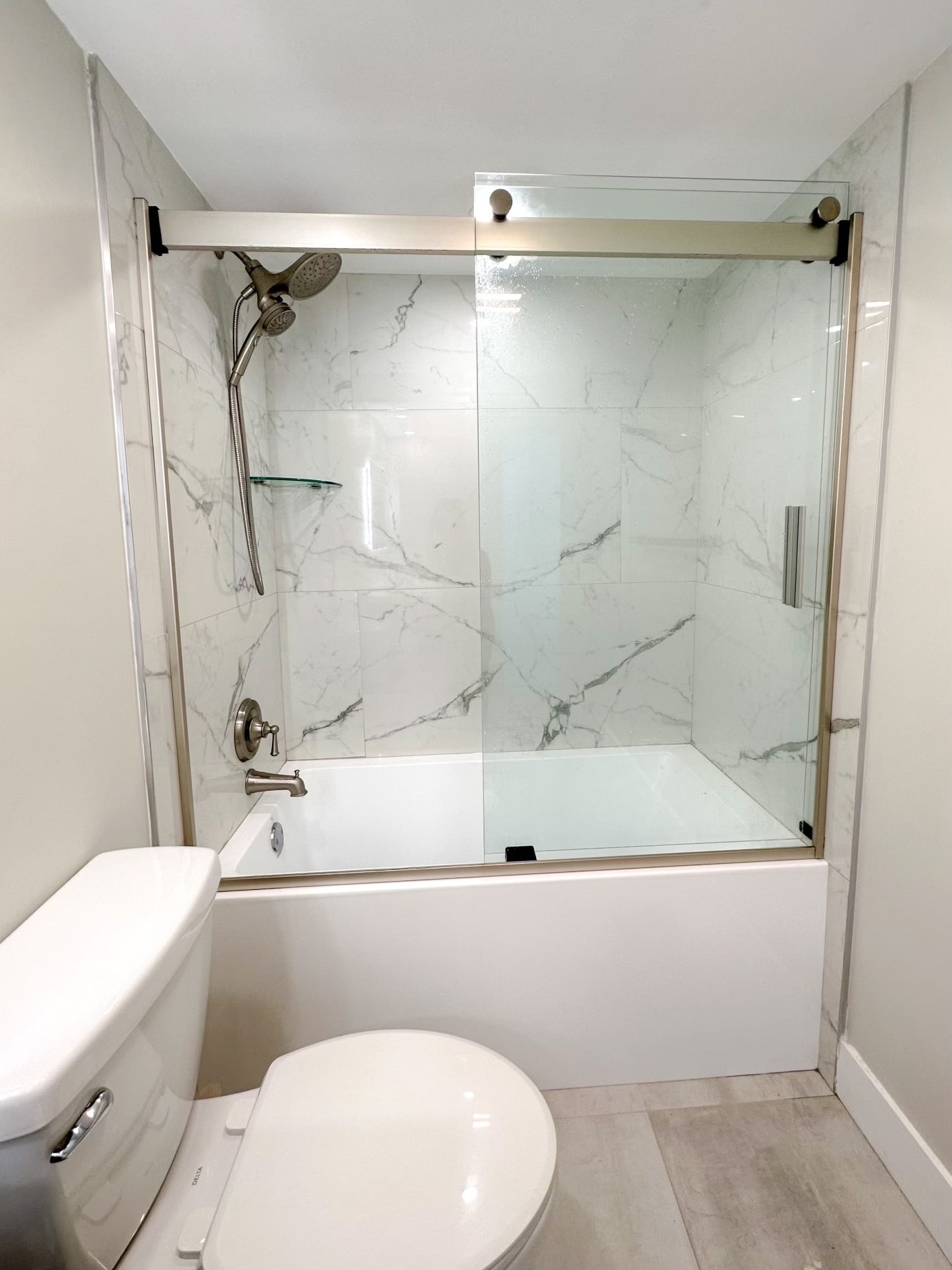 Masters Bathroom - 521 N Riverside Dr