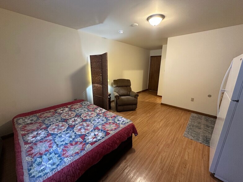 Building Photo - Blue Ridge Efficiency Apartments