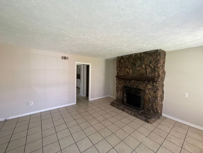 Primary Photo - 5731 Horton Ave