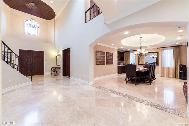 Building Photo - 6 br, 6.5 bath House - 12530 Collins St