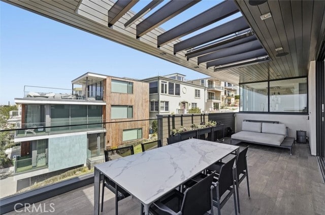 Building Photo - 300 25th St