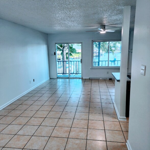 Building Photo - 732 Marina Dr