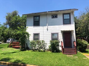 Building Photo - Two-Story-One Bedroom