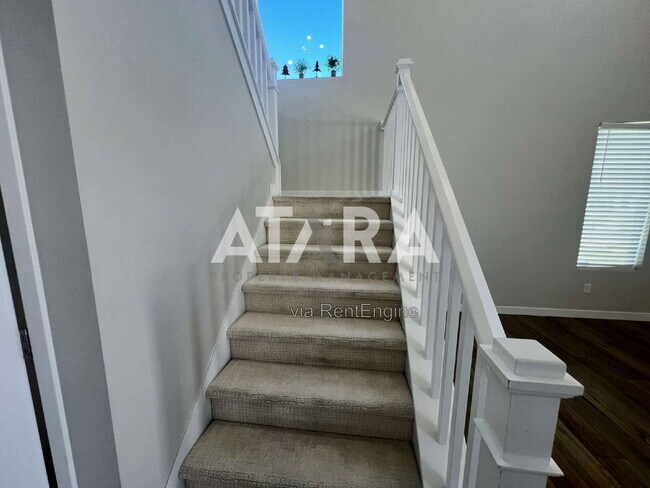 Building Photo - 1754 Oakwood Ln