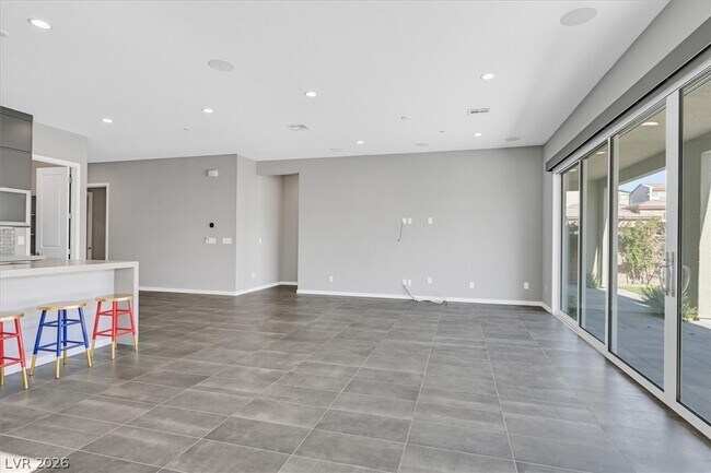 Building Photo - 3367 Stone View Ave