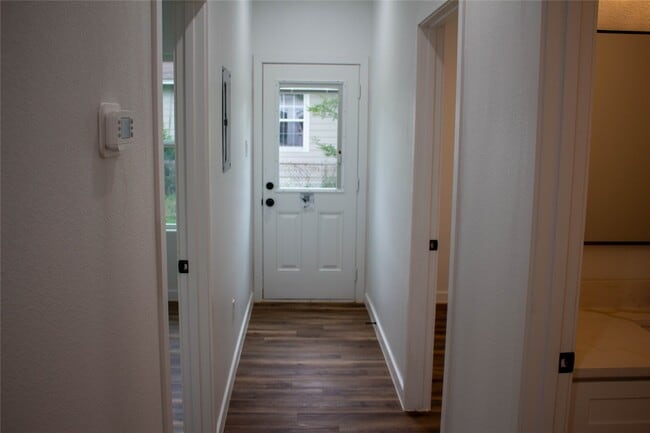 Building Photo - 106 Runnels St