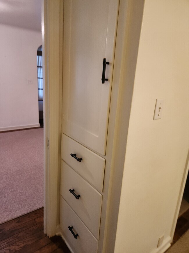 Bedroom - 807 Main Ave